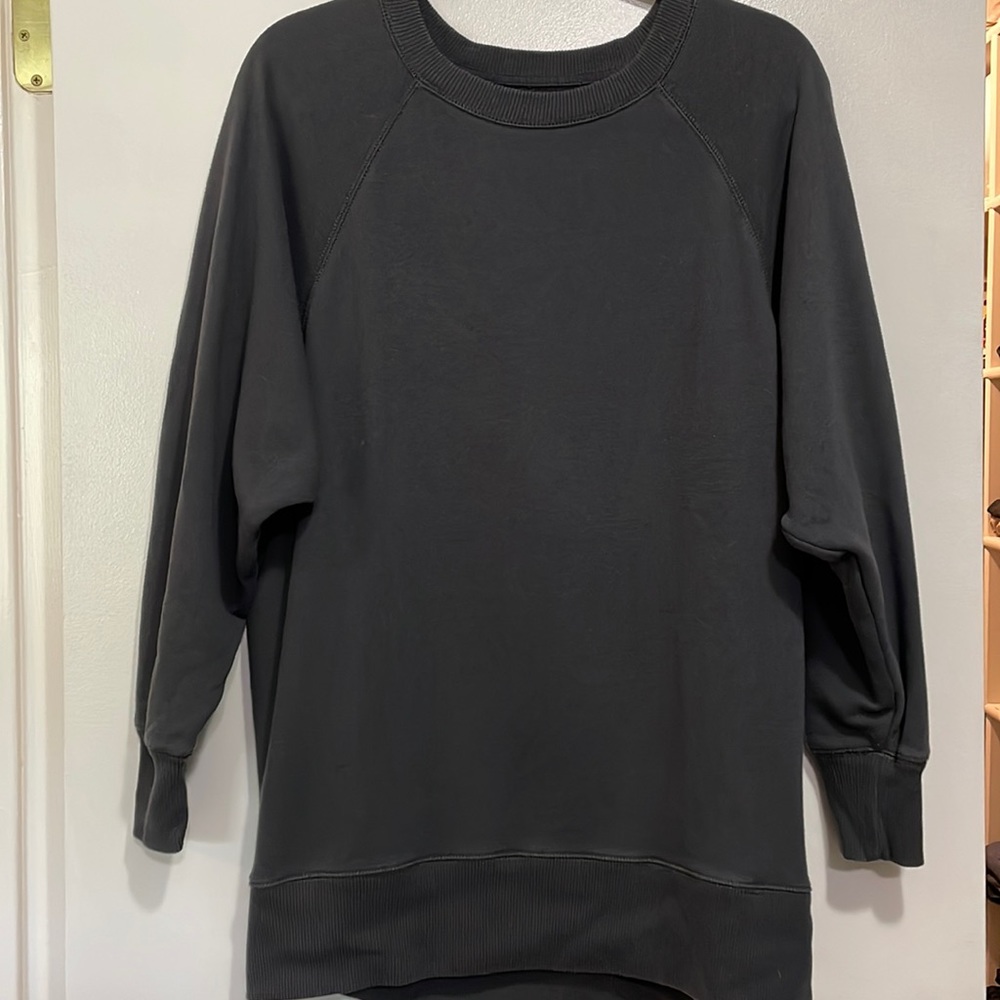 Aerie Crewneck Tunic style sweatshirt. Size Small